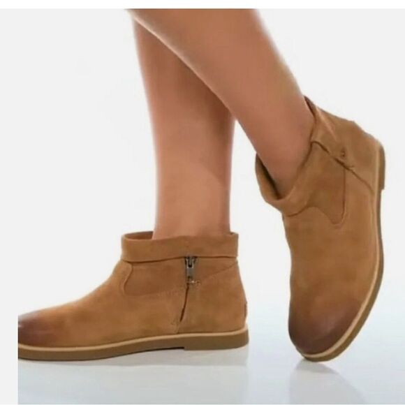 NWT- LEATHER UGG BOOTIES JOSEFENE CUFF SIZE 6.5 - Picture 2 of 12